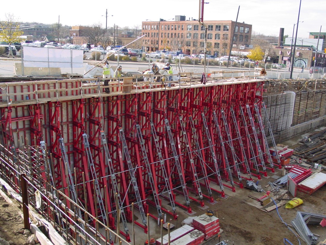 Concrete Foundation and Wall Photo